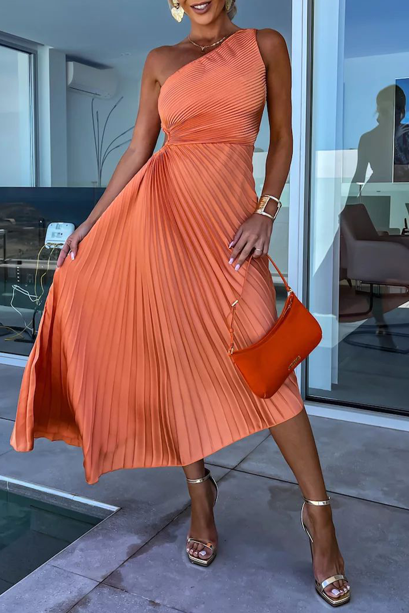 Sexy Solid Color Irregular Pleated Oblique Collar Fishtail Dresses