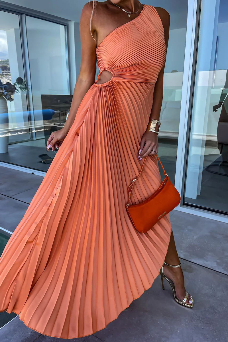 Sexy Solid Color Irregular Pleated Oblique Collar Fishtail Dresses