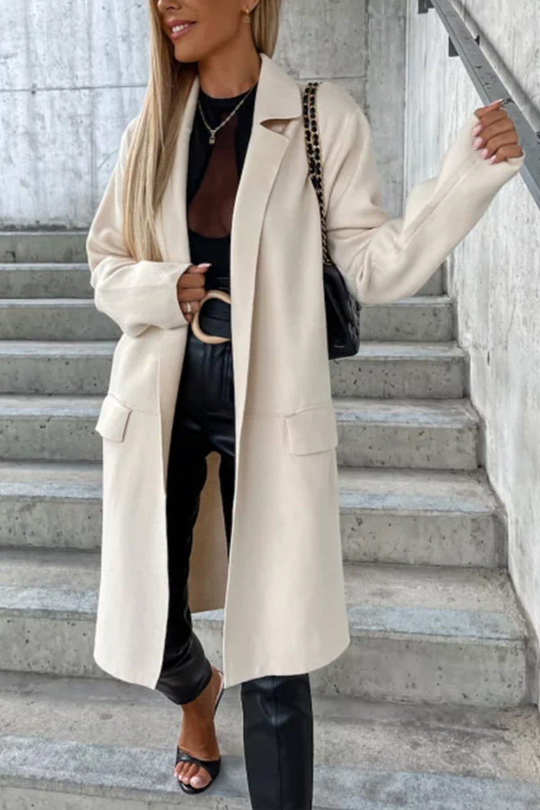 Trench coat with large lapel pockets